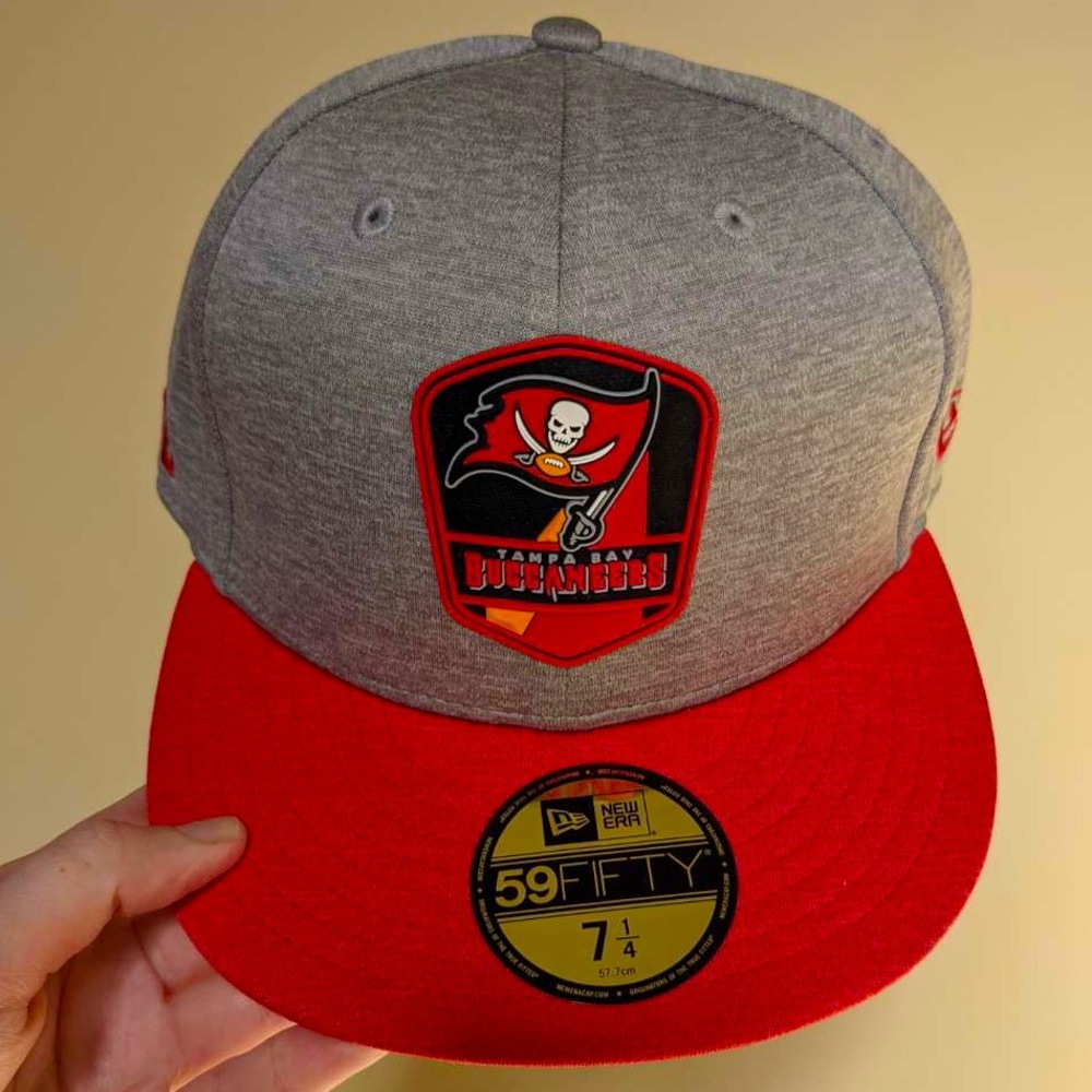 New - New Era Tampa Bay Buccaneers Fitted Hat